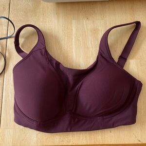 Never worn 32 DD Lululemon